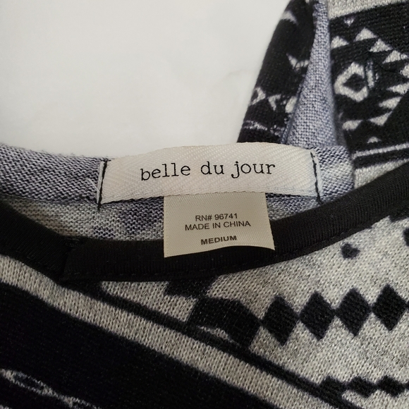 Cape - Picture 3 of 3